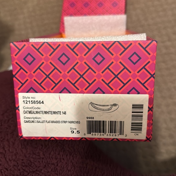 New Tory Burch Flats - never worn 9.5 with box - Picture 2 of 3